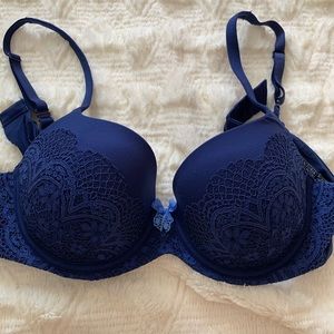 Body by VS Demi sz 36c